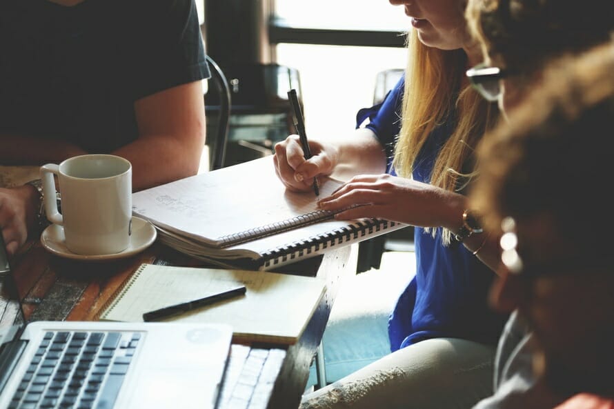 Special tips for employed job seekers