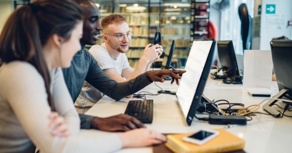 The Impact of Learning at a Physical Campus